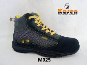 M025