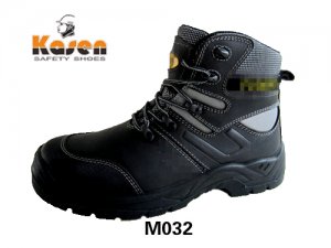 M032